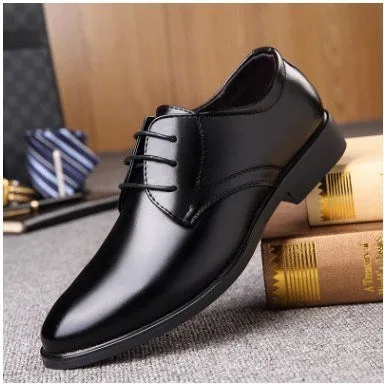 Aaron  Schwarze Schuhe mit Spitzem Zeh