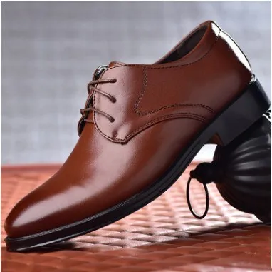 Aaron  Schwarze Schuhe mit Spitzem Zeh